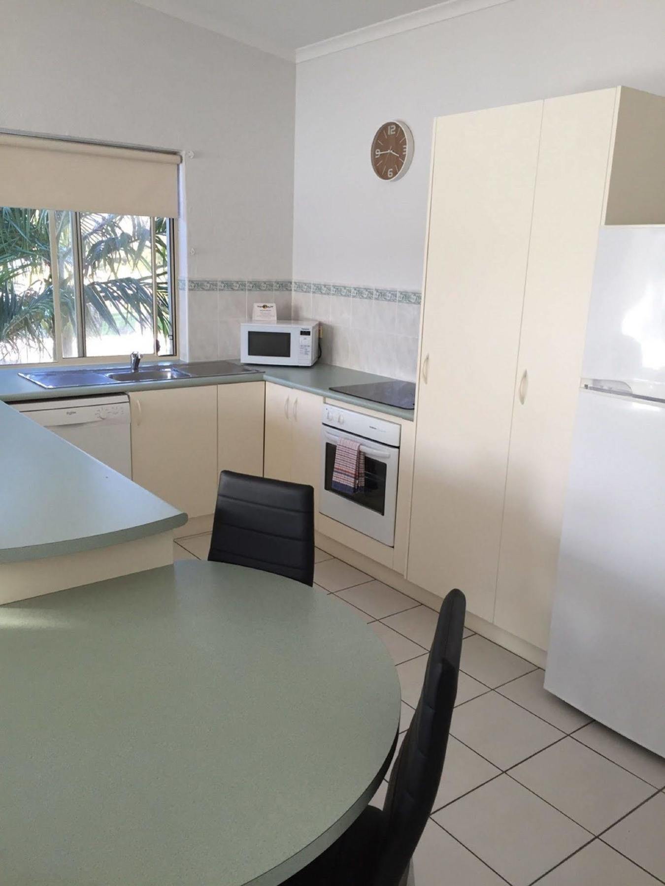 Merimbula Lake Apartments Экстерьер фото